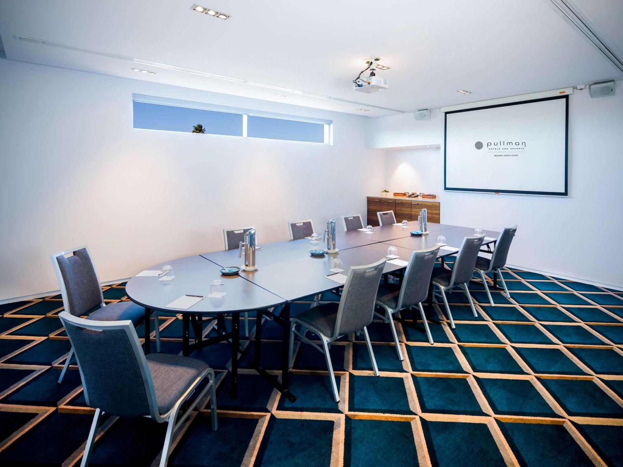 Pullman Magenta Shores Resort Entrance Exterior photo The boardroom at the London office